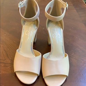 Jessica Simpson nude heels